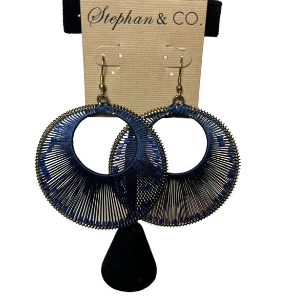 Large Blue Circular Hoop Blue Crystal Beads Woven Inside String Pierced Earrings - Picture 3 of 12